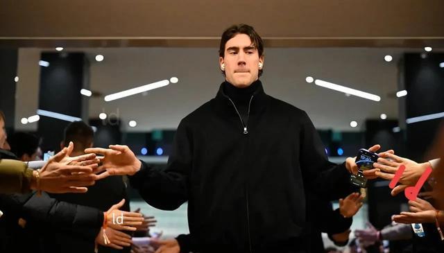 麦肯尼, 对于弗拉霍, 在斑马军团 麦肯尼, 对于弗拉霍, 在斑马军团