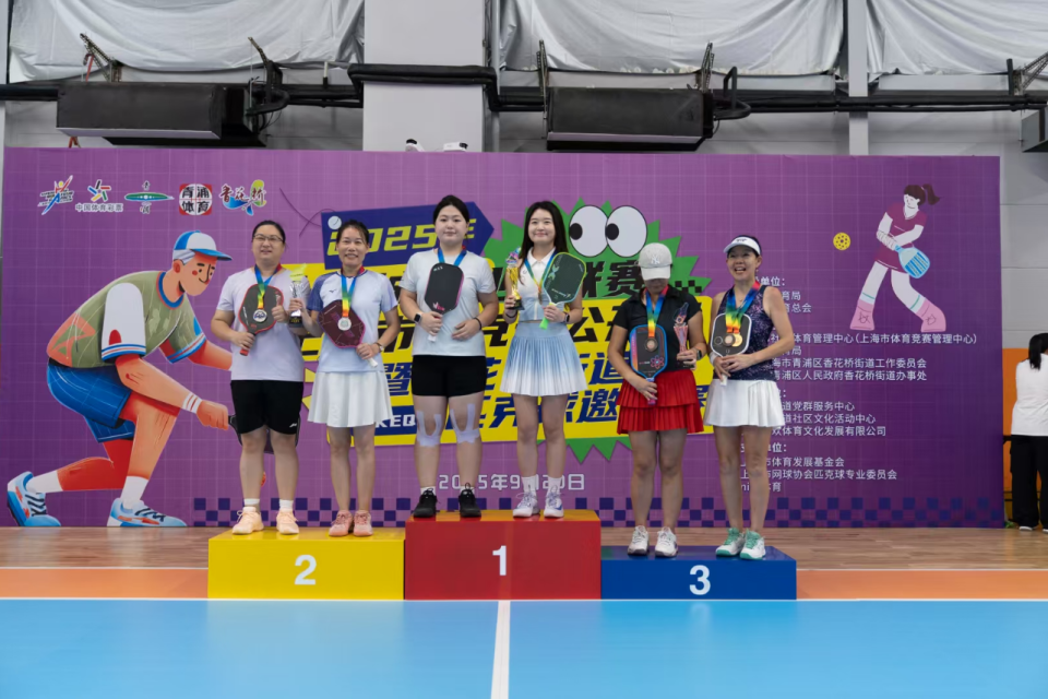 向中小学生, 网球
